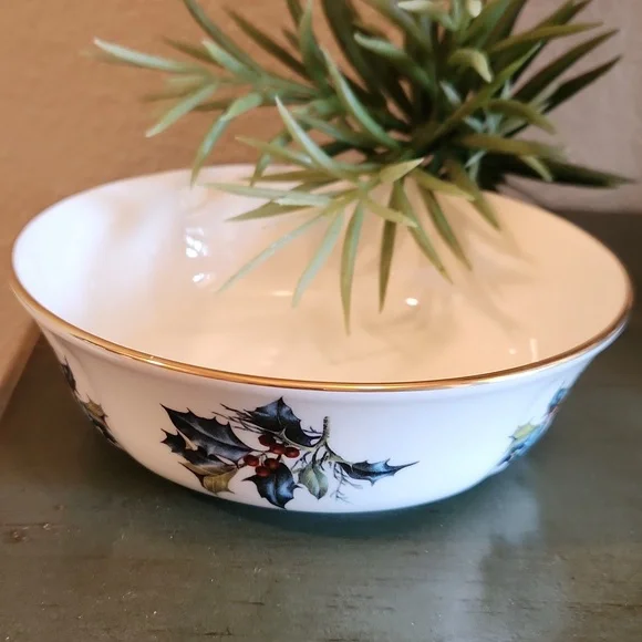Lenox Winter Greetings Holiday Bowl with Holly Design - Picture 5 of 6